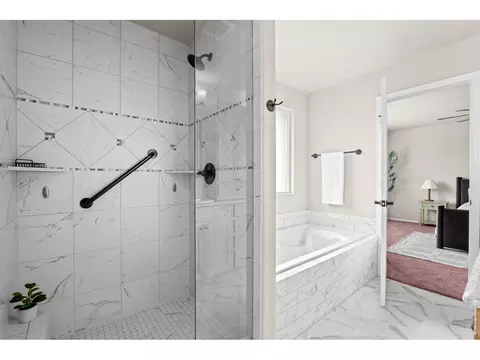 Bath - 897 Shade Tree Dr, Windsor, CO 80550 photo 2 of 4
