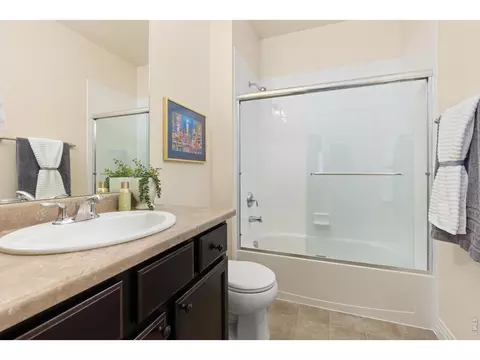 Bath - 19695 E Atlantic Dr #D, Aurora, CO 80013 photo 2 of 2
