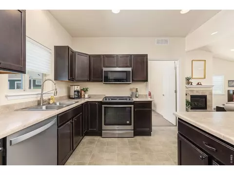 Kitchen - 19695 E Atlantic Dr #D, Aurora, CO 80013 photo 2 of 2