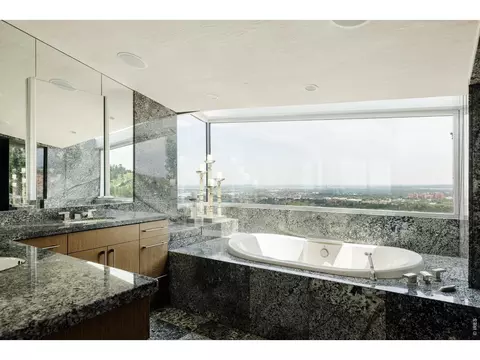 Bath - 333 Bellevue Dr, Boulder, CO 80302 photo 2 of 3