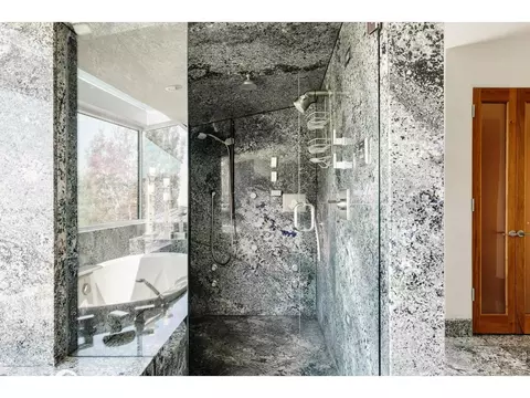 Bath - 333 Bellevue Dr, Boulder, CO 80302 photo 3 of 3