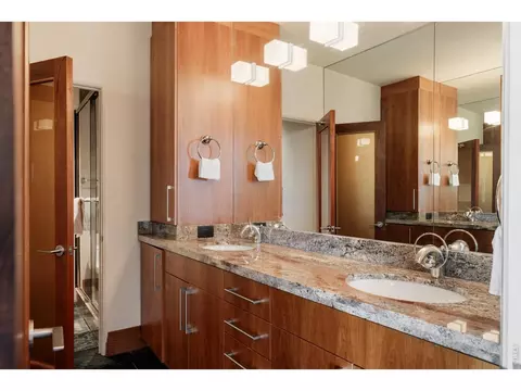Bath - 333 Bellevue Dr, Boulder, CO 80302 photo 1 of 3