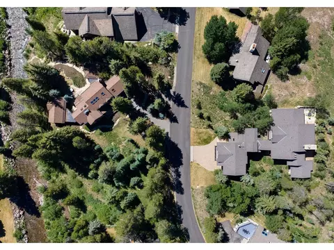 View/Area - 4920 Juniper Ln, Vail, CO 81657 photo 2 of 4