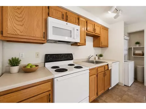 Kitchen - 961 16th St # 5, Boulder, CO 80302 photo 5 of 5