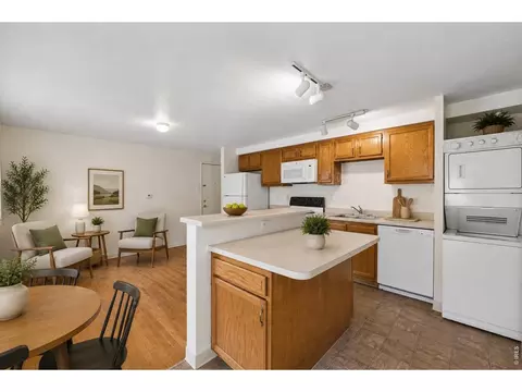 Kitchen - 961 16th St # 5, Boulder, CO 80302 photo 3 of 5