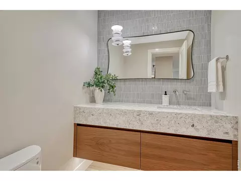 Bath - 3080 E Flora Pl, Denver, CO 80210 photo 1 of 7