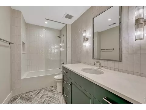 Bath - 3080 E Flora Pl, Denver, CO 80210 photo 6 of 7
