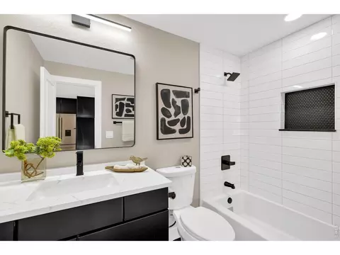 Bath - 3240 Folsom St, Boulder, CO 80304 photo 3 of 6