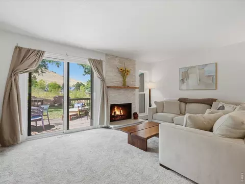 Living - 1345 Bear Mountain Dr #B, Boulder, CO 80305 photo 2 of 4