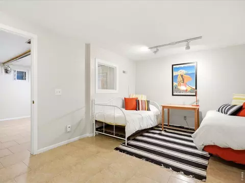 Bedroom - 1345 Bear Mountain Dr #B, Boulder, CO 80305 photo 2 of 7