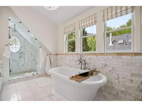Bath - 512 Marine St, Boulder, CO 80302 photo 2 of 6
