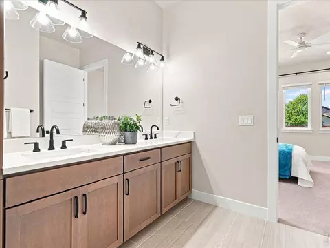 Bath - 1724 Barefoot Dr, Windsor, CO 80550 photo 2 of 6