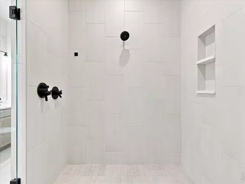Bath - 1724 Barefoot Dr, Windsor, CO 80550 photo 3 of 6