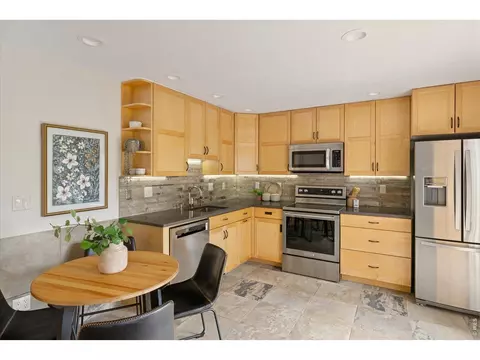 Kitchen - 3006 Redstone Ln #E1, Boulder, CO 80305 photo 3 of 3