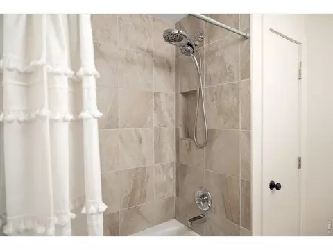 Bath - 3006 Redstone Ln #E1, Boulder, CO 80305 photo 3 of 3