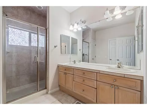 Bath - 3155 E 104th Ave #5B, Thornton, CO 80233 photo 2 of 4
