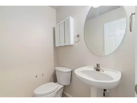 Bath - 3155 E 104th Ave #5B, Thornton, CO 80233 photo 1 of 4