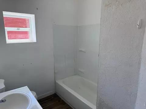 Bath - 165 Bent Ave, Akron, CO 80720 photo 1 of 1