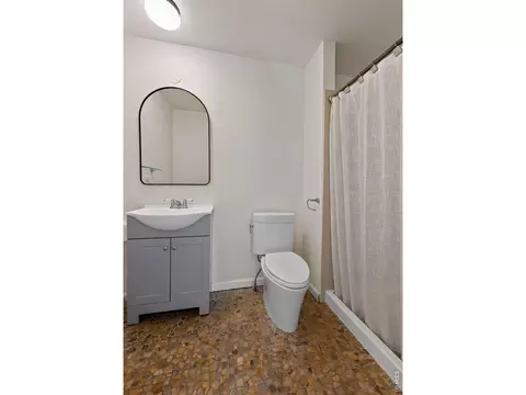 Bath - 1116 6th St, Boulder, CO 80302 photo 2 of 3