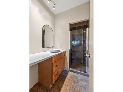 Bath - 1116 6th St, Boulder, CO 80302 photo 3 of 3