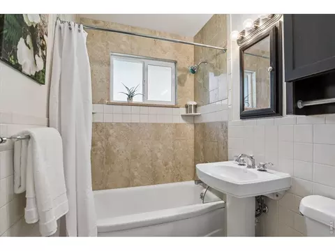 Bath - 335 32nd St, Boulder, CO 80305 photo 1 of 1