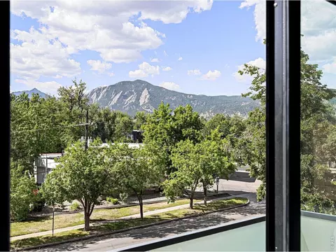 View/Area - 2467 Walnut St, Boulder, CO 80302 photo 1 of 2