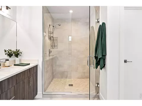 Bath - 2467 Walnut St, Boulder, CO 80302 photo 6 of 6