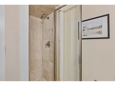 Bath - 3133 Fern Pl, Boulder, CO 80304 photo 2 of 5