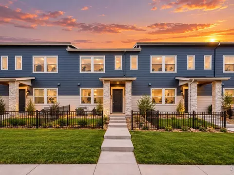 2833 Bear Springs Cir, Longmont, CO 80503
