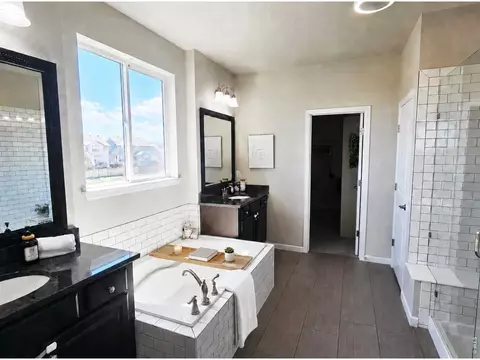 Bath - 525 Wagon Bend Rd, Berthoud, CO 80513 photo 1 of 2