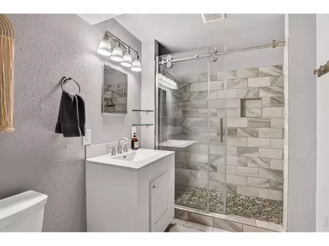 Bath - 104 E Dory Way, Black Hawk, CO 80422 photo 4 of 4
