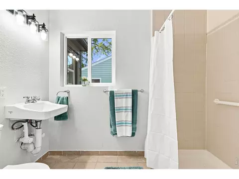 Bath - 116 E 5th Ave, Longmont, CO 80504 photo 3 of 4