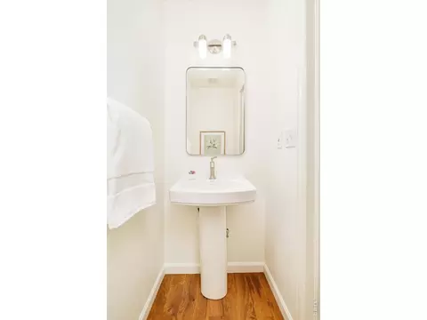 Bath - 1422 Yaupon Ave, Boulder, CO 80304 photo 1 of 4