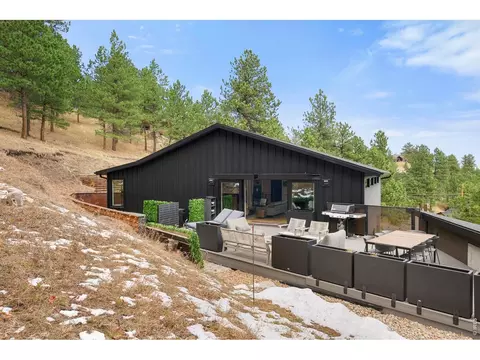 Exterior - 316 Pine Tree Ln, Boulder, CO 80304 photo 10 of 12