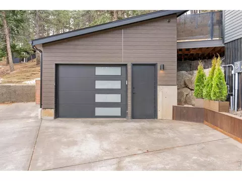 Exterior - 316 Pine Tree Ln, Boulder, CO 80304 photo 3 of 12