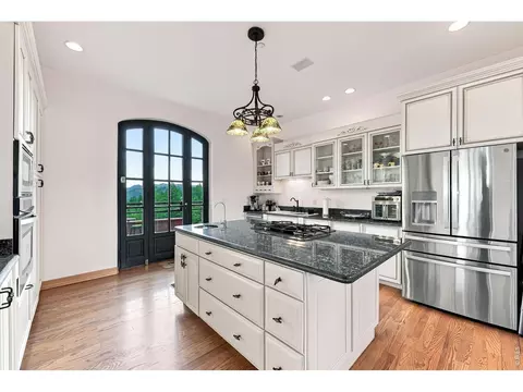 Kitchen - 2717 Bison Dr, Boulder, CO 80302 photo 2 of 3