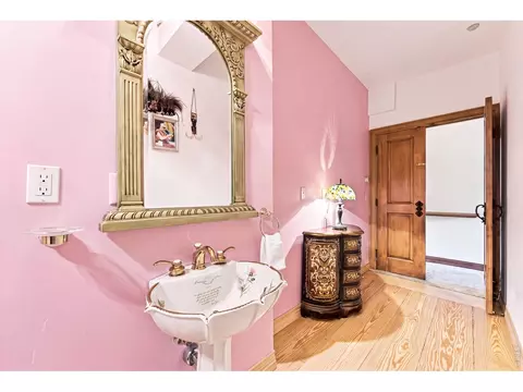 Bath - 2717 Bison Dr, Boulder, CO 80302 photo 2 of 2
