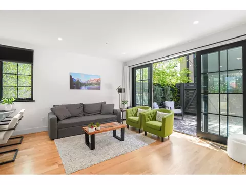 Living - 2126 Pearl St #C, Boulder, CO 80302 photo 3 of 3