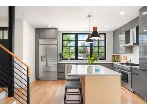 Kitchen - 2126 Pearl St #C, Boulder, CO 80302 photo 4 of 4