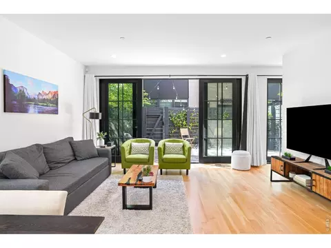 Living - 2126 Pearl St #C, Boulder, CO 80302 photo 1 of 3