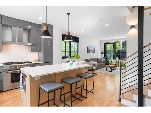 Kitchen - 2126 Pearl St #C, Boulder, CO 80302 photo 2 of 4