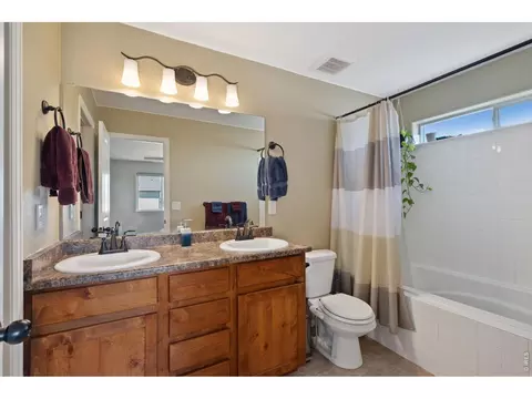 Bath - 956 Maplebrook Dr, Windsor, CO 80550 photo 2 of 5