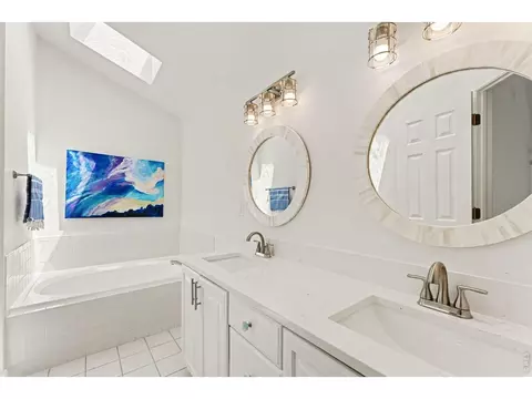 Bath - 4776 Franklin Dr, Boulder, CO 80301 photo 2 of 4