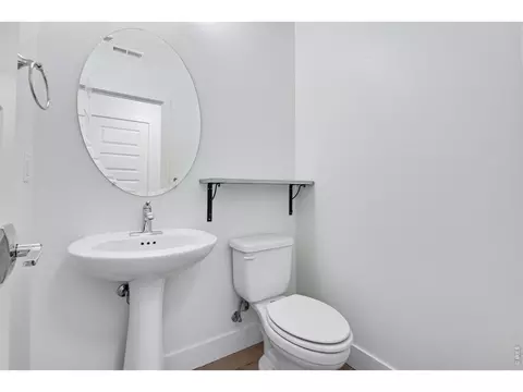 Bath - 19570 E Sunset Cir, Aurora, CO 80015 photo 1 of 3