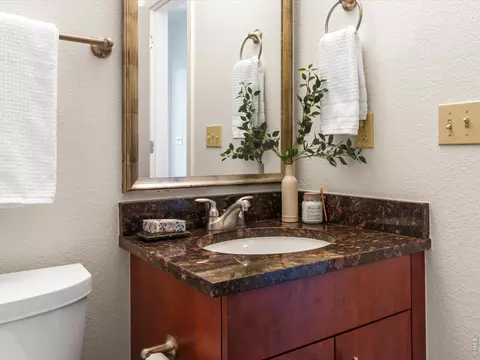 Bath - 4555 13th St #E, Boulder, CO 80304 photo 5 of 5