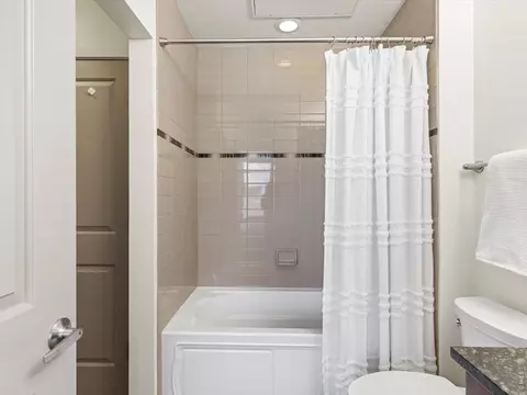 Bath - 4555 13th St #E, Boulder, CO 80304 photo 4 of 5