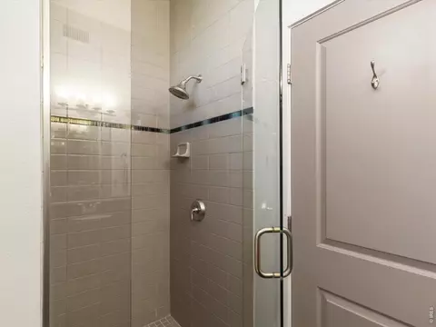 Bath - 4555 13th St #E, Boulder, CO 80304 photo 2 of 5