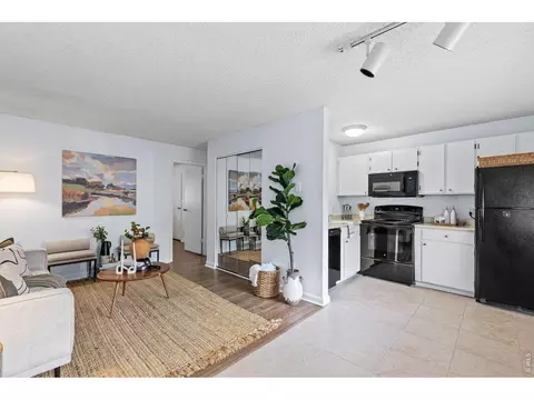 Kitchen - 3161 Madison Ave, Boulder, CO 80303 photo 2 of 4