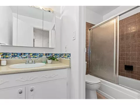 Bath - 3161 Madison Ave, Boulder, CO 80303 photo 1 of 3