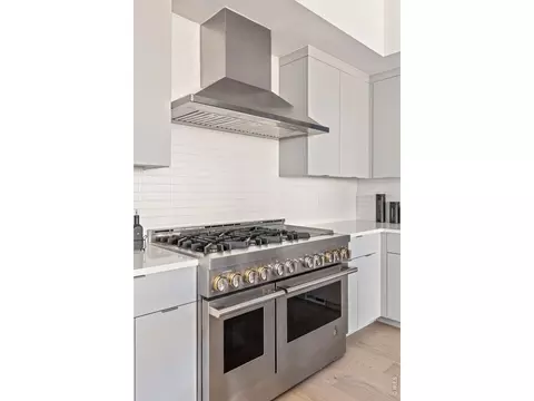 Kitchen - 3315 Broadway St, Boulder, CO 80304 photo 4 of 5